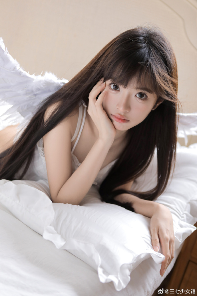她 封面